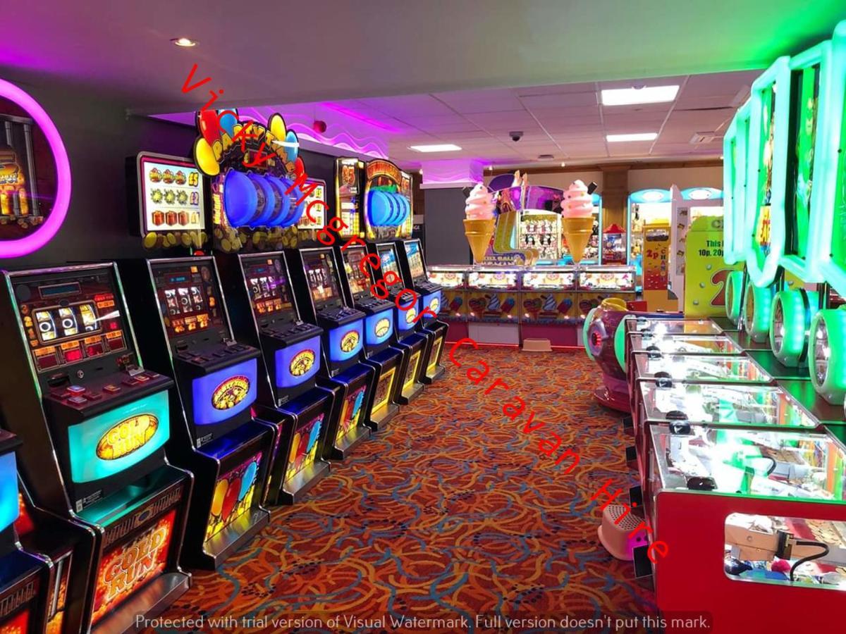 فندق Berwick Upon Tweedفي  Haggerston Castle Tower Lawn Hire المظهر الخارجي الصورة